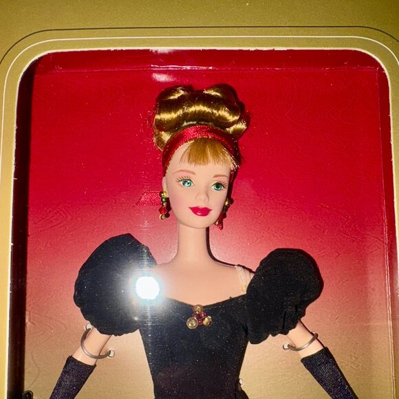 Barbie Winter Splendor Vintage 1998 Avon Special Edition Doll New In Box NRFB - Picture 3 of 9